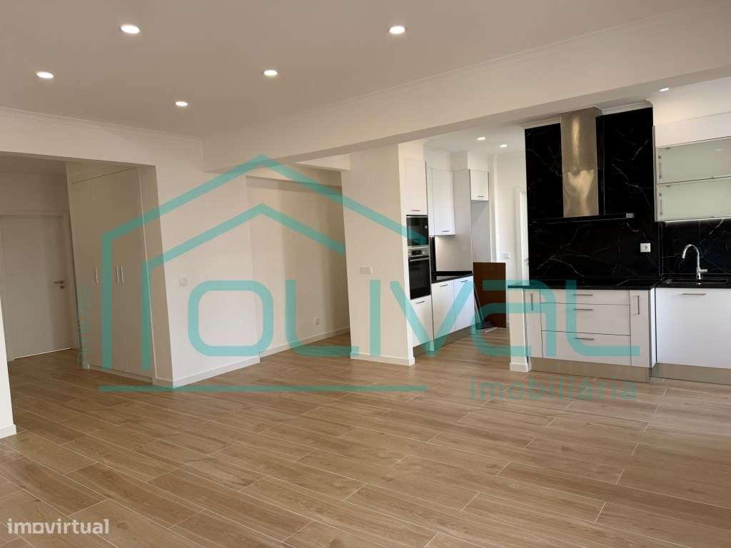 Alverca apartamento de Tipologia T3 totalmente renovado-6