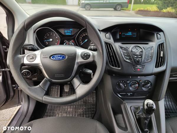 Ford Focus 1.6 Trend - 10