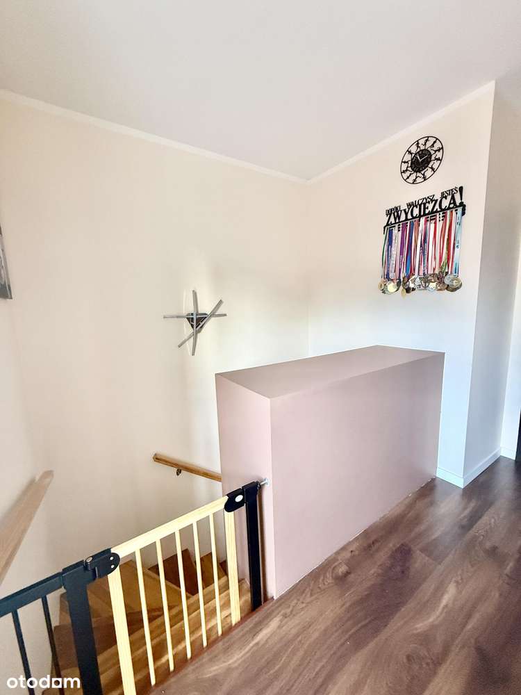 Segment skrajny 92m2 z dużym ogrodem i tarasem na dachu !-9