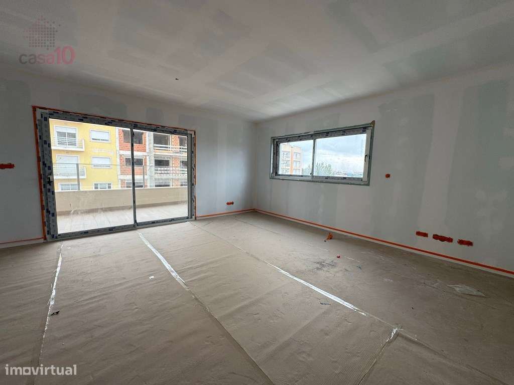 T3, em excelente localização, para arrendamento no Montijo - Grande imagem: 2/19