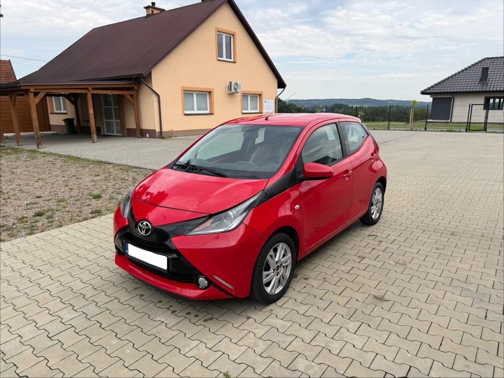 Toyota Aygo II (2014-) x-play touch 2015