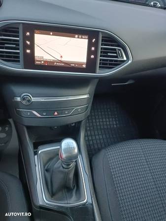 Peugeot 308 PureTech 110 Stop & Start Style - 8