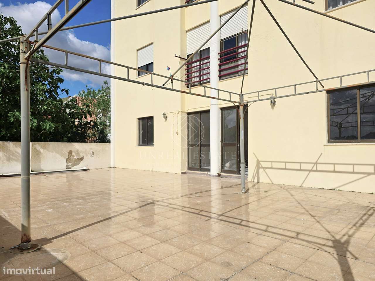 Apartamento T3 em Remodelação com Terraço de 80 m² e Parqueamento | Se-26