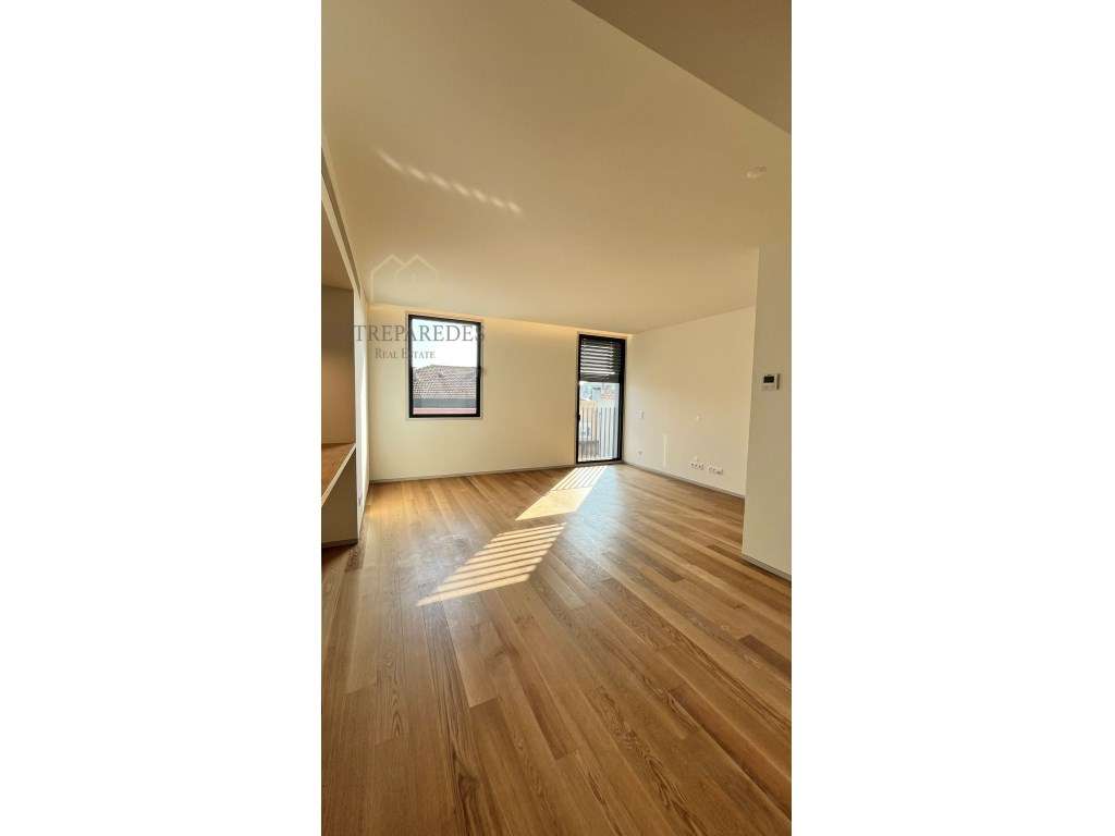 Apartamento T2 com arrumos e garagem para comprar no Centro do Port... - Grande imagem: 2/26