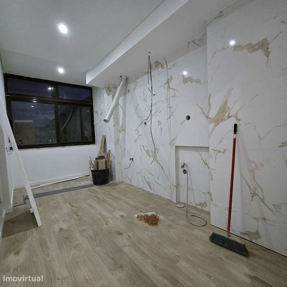 T3 MONTALVÃO Remodelado c/varanda-2