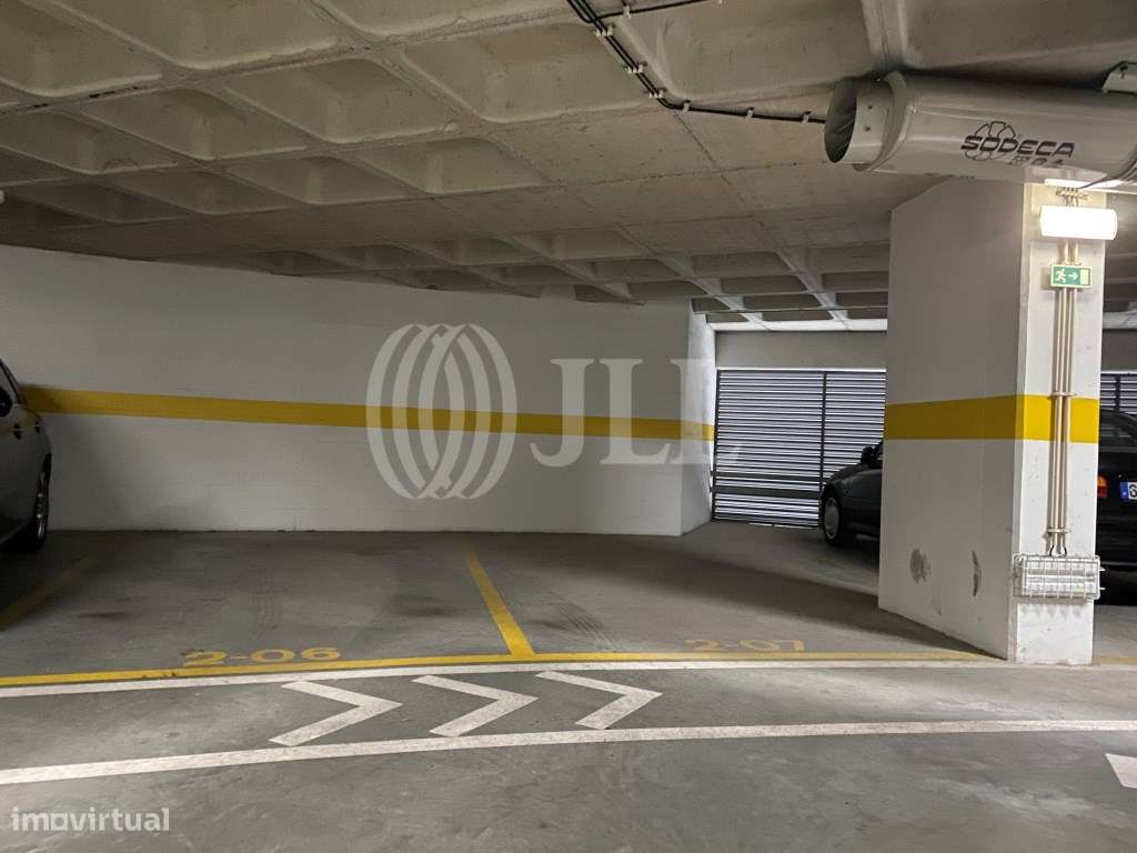 Lugar de estacionamento privativo, na Estrela, Lisboa - Grande imagem: 3/5