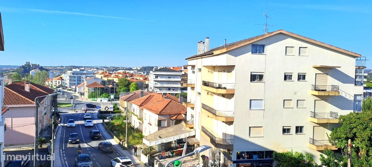 Apartamento T2 localizado em Cruz de Areia