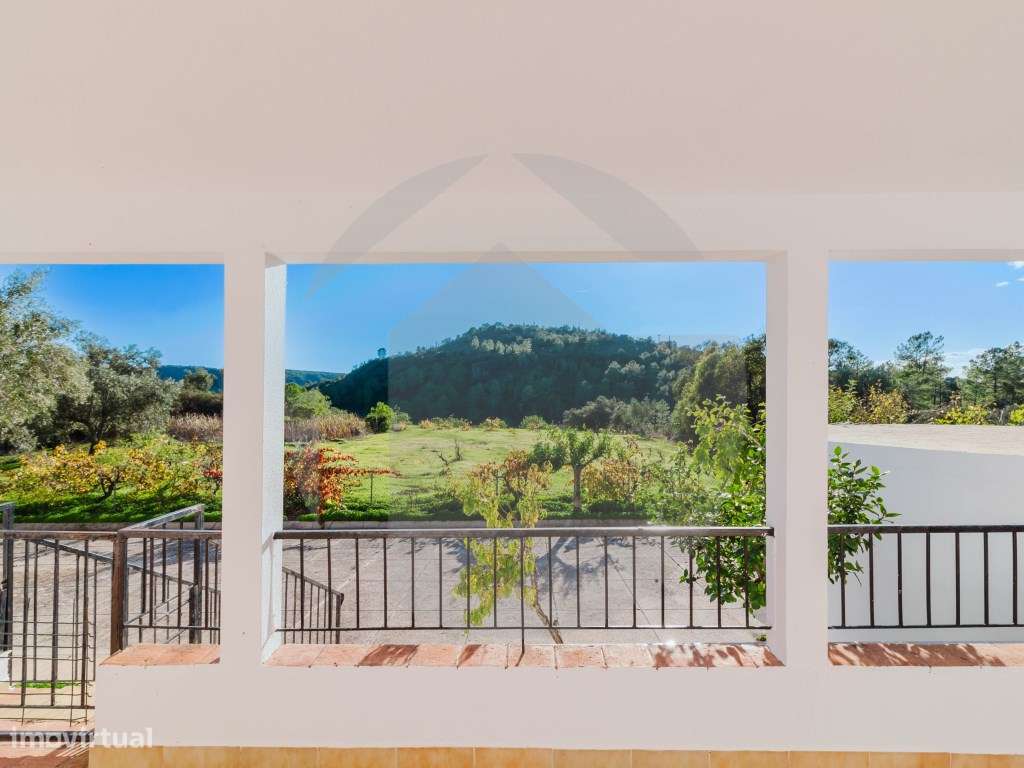 Moradia Tradicional Algarvia com 3 Quartos em Querença-7