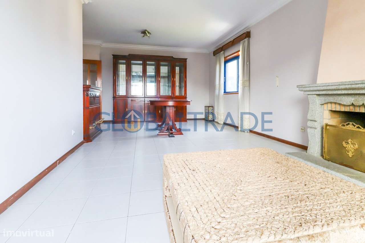 Apartamento T2 no centro de São Pedro da Cova-6
