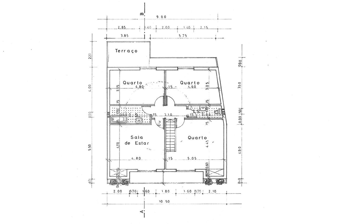 Moradia isolada em Gaeiras, com 4 quartos, jardim e garagem fechada.-25