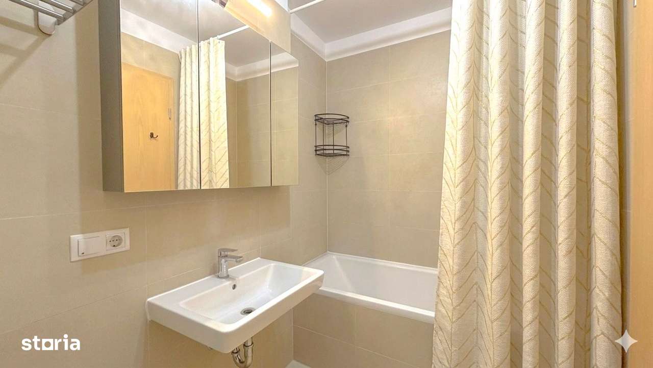 Studio in Kasper Coresi, vedere aleea pietonală,loc de parcare si boxa-7