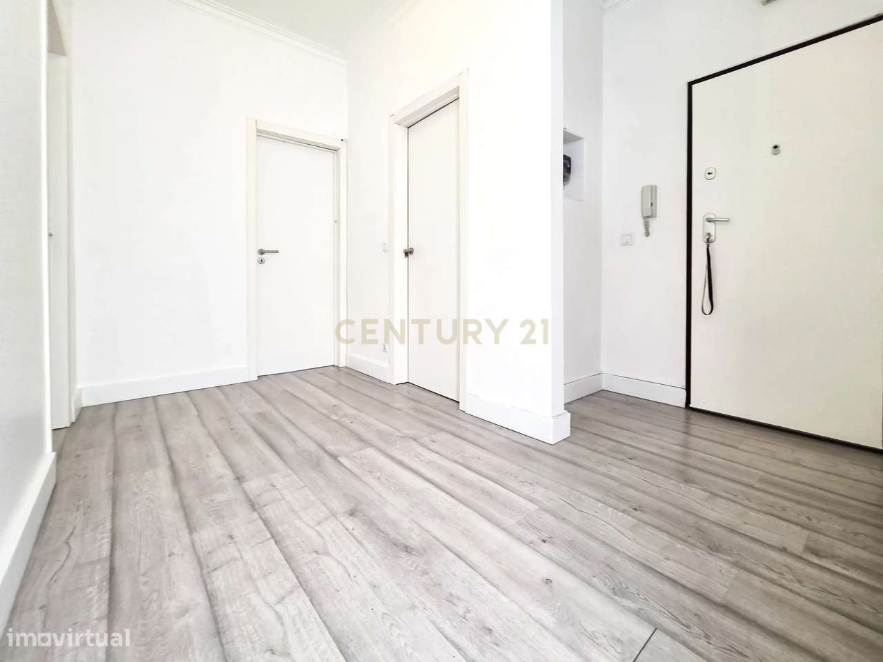 Apartamento T2 Remodelado no Barreiro – Moderno, Versátil e Pronto a H-20