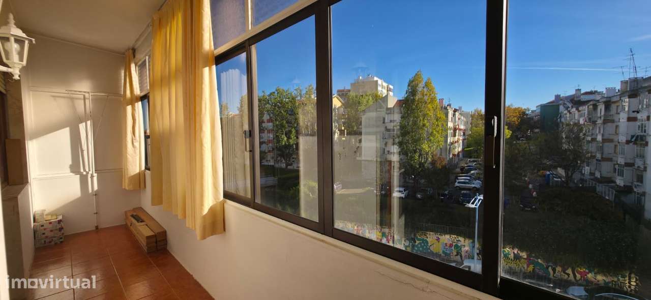 Apartamento T3, localizado na Venteira-13