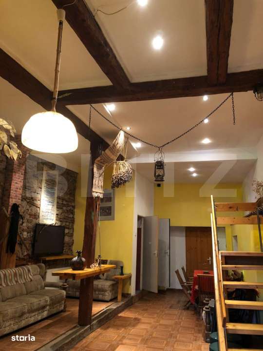 Casa cu doua corpuri, Zarnesti, pretabil pensiune sau casa de familie - Imagine principală: 4/19