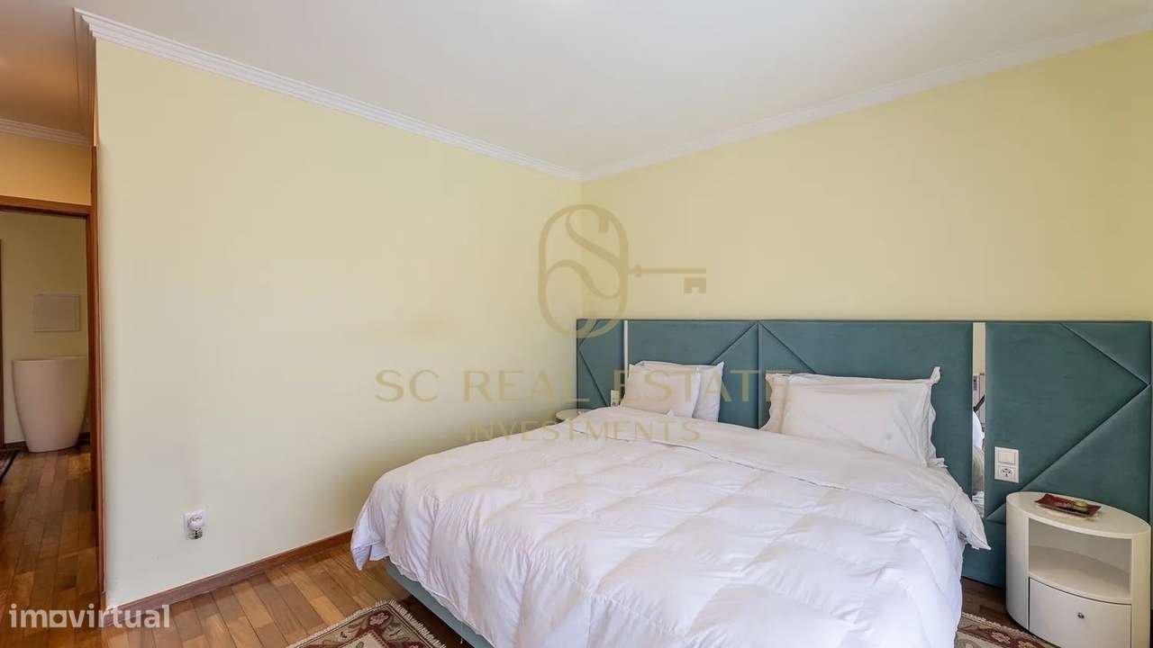 Moradia T4 com Piscina, 3 frentes, 300 mts Praia, São Félix Marinha-16