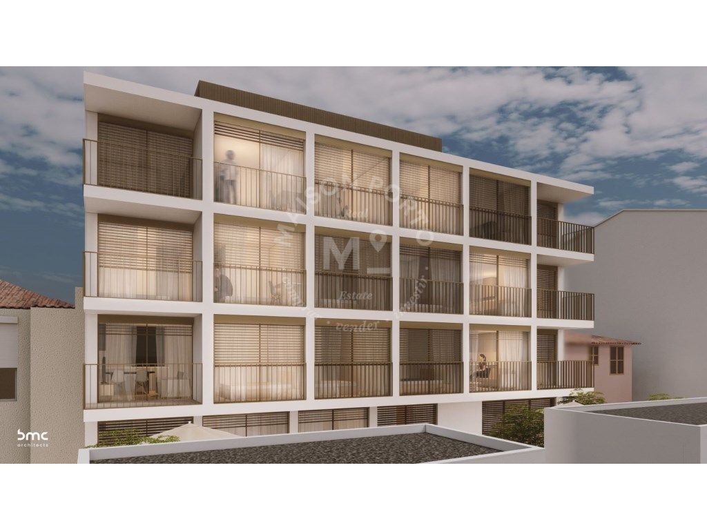 Apartamento T2 Duplex com Terraço, Arrumos e Lugar de Gar...