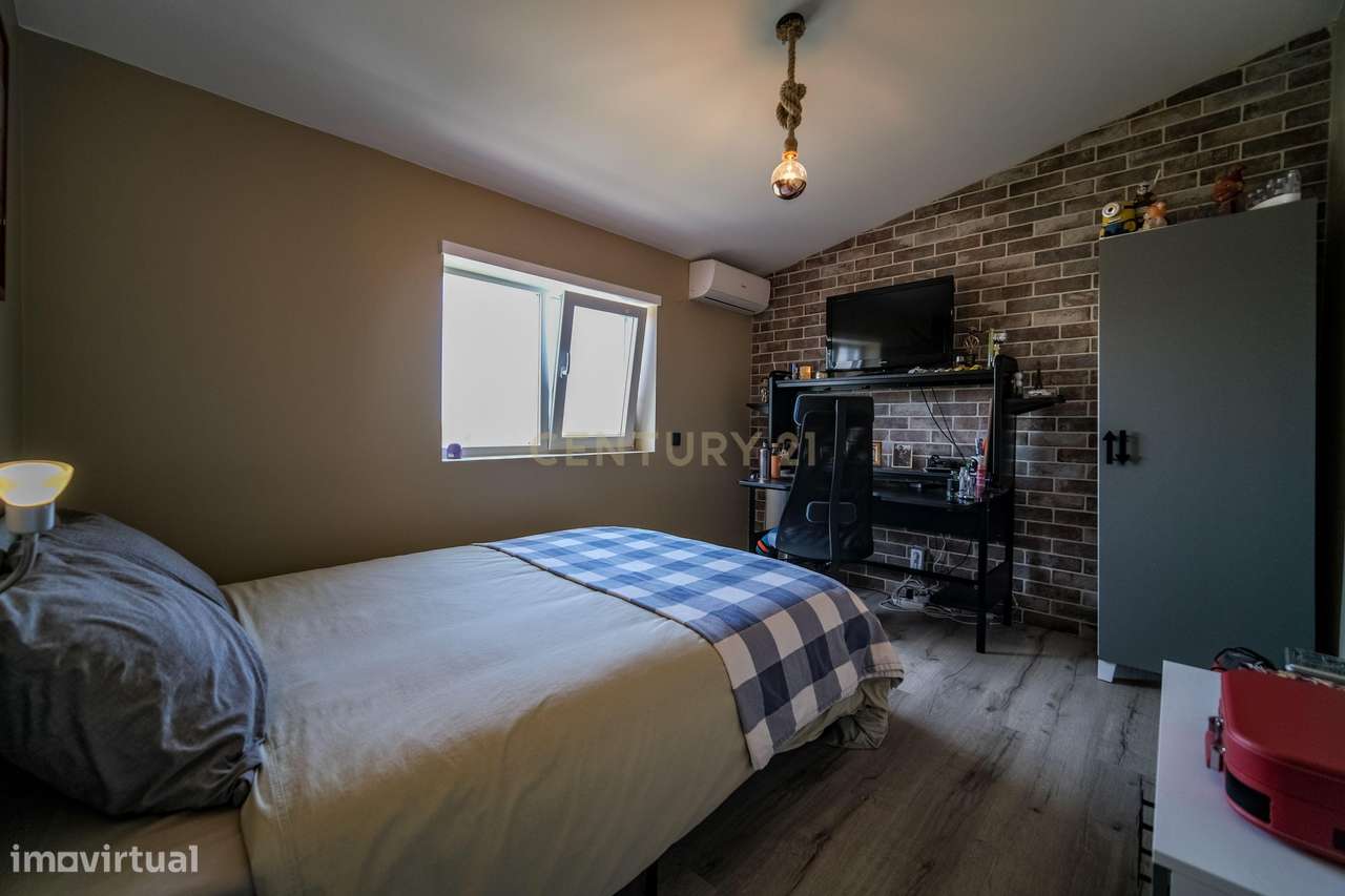 Moradia T5 renovada com piscina, perto da Ericeira.-33