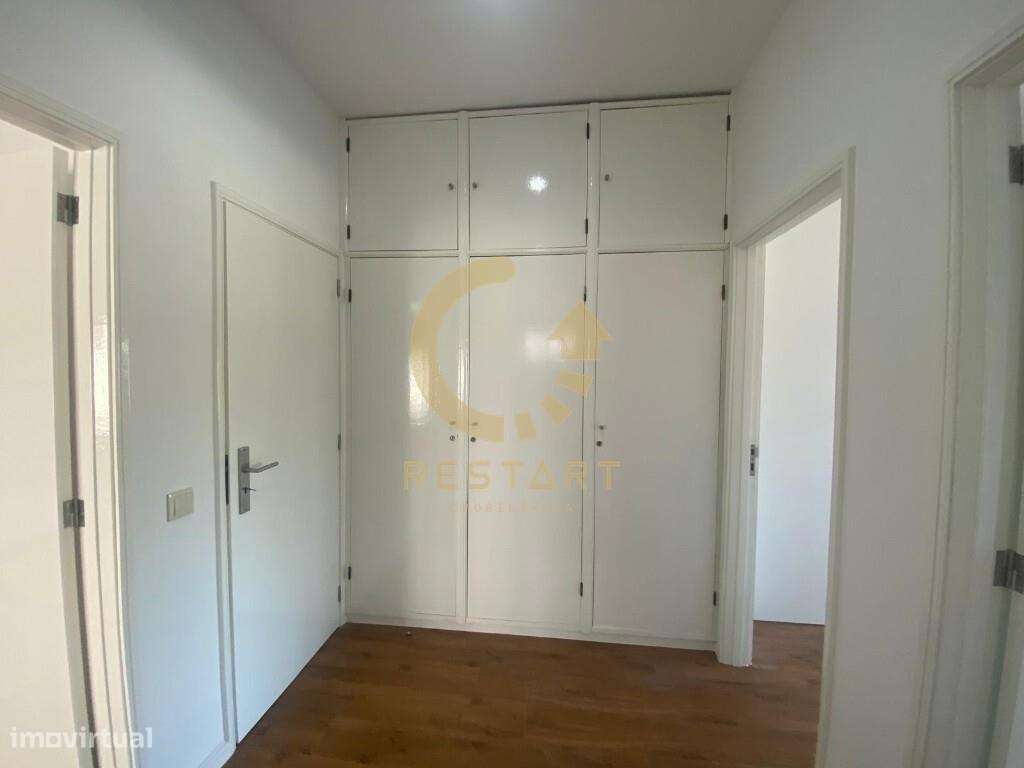 T3 em Águas Santas com 3 frentes, totalmente renovado com muita lumino-14