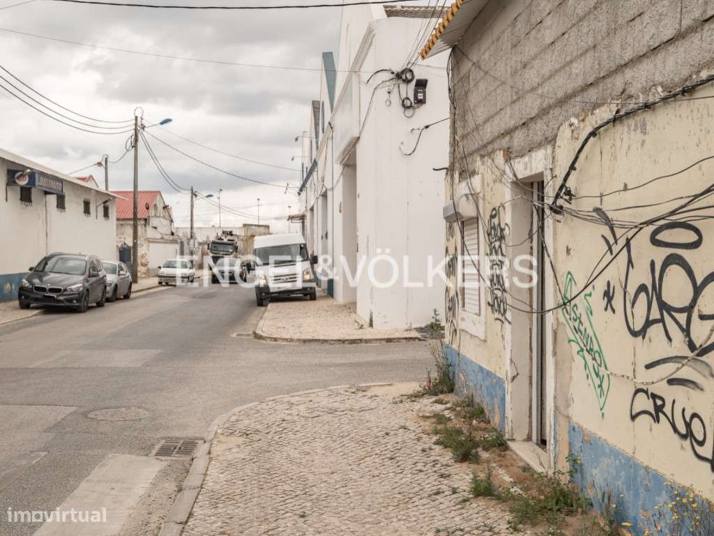 Investimento Único no Montijo: Propriedade com 3 Unidades Independe...-9