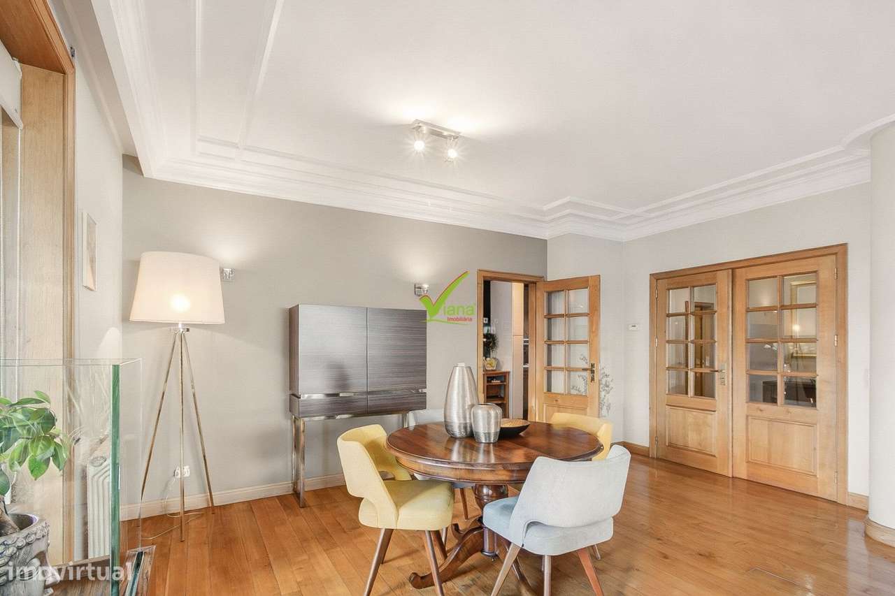 T. 4 com 3 lugares de garagem e arrumos - Centro da cidade da Maia-10