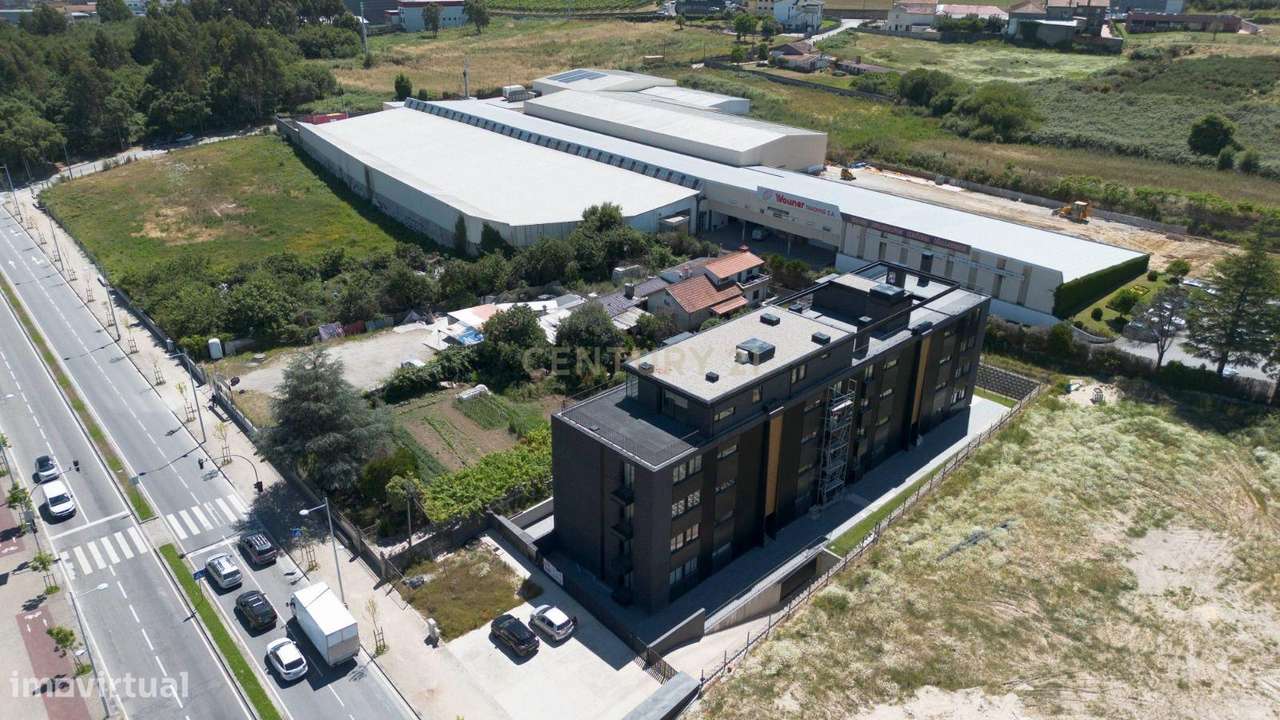 Apartamento T3 Novo com Rooftop de 75m² e Vistas Panorâmicas – Fânzere-30