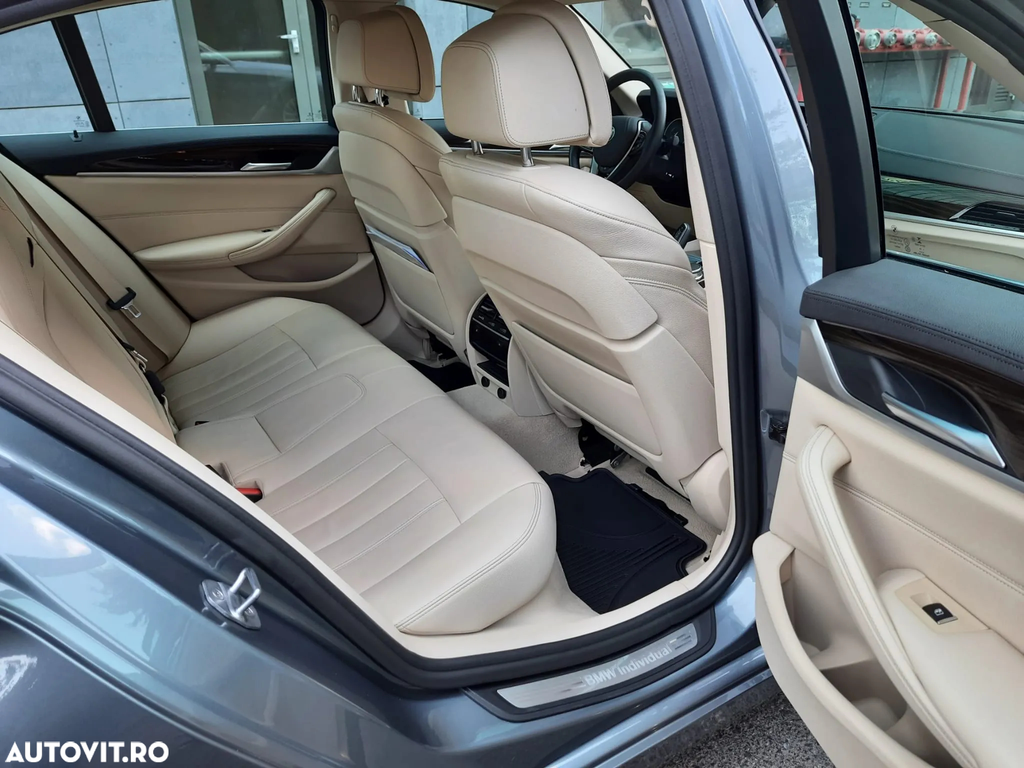 BMW Seria 5 530e Aut. Luxury Line - 11