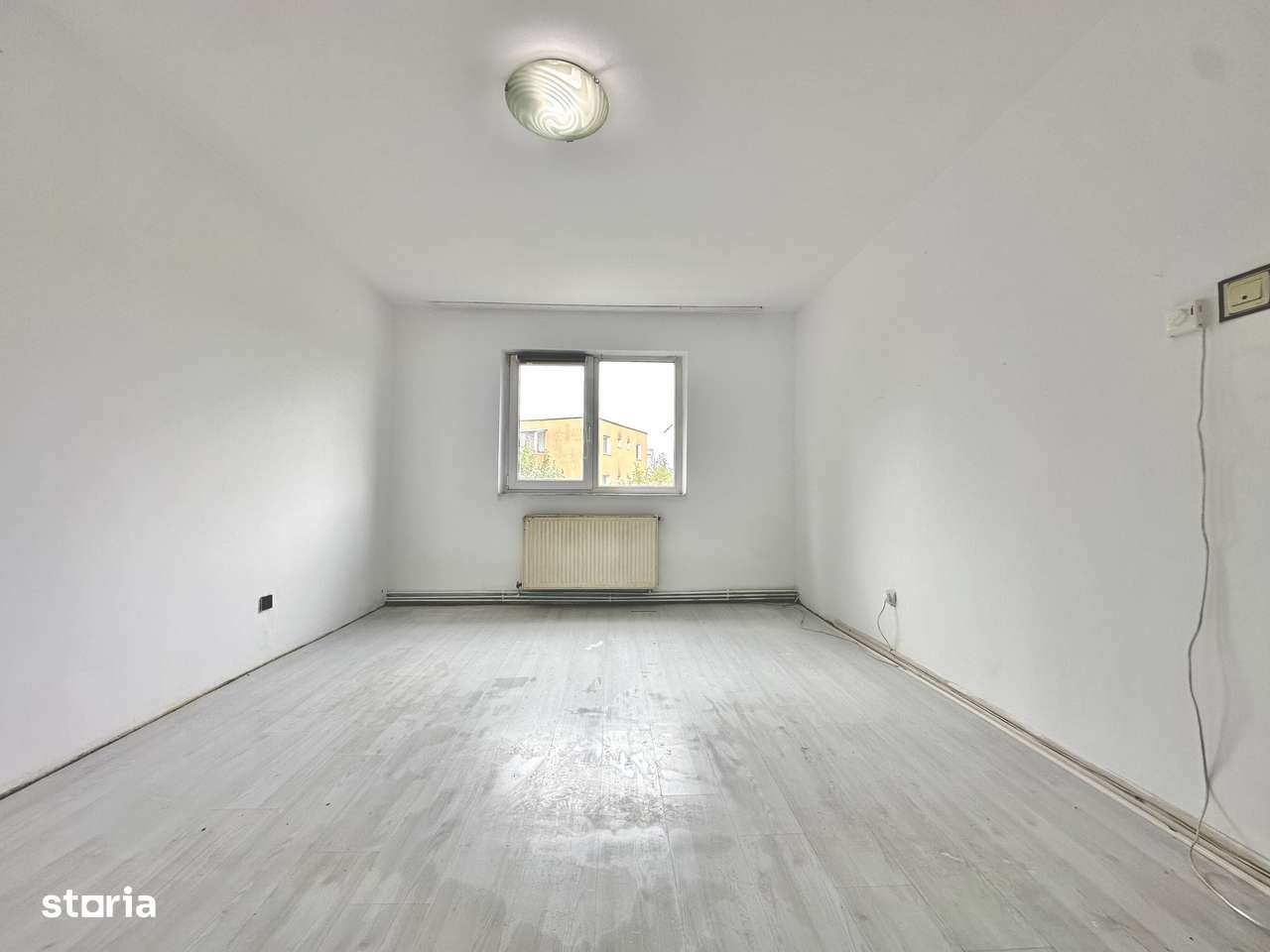 Apartament 3 camere de vânzare – zona Florilor, Str. Mimozei-0