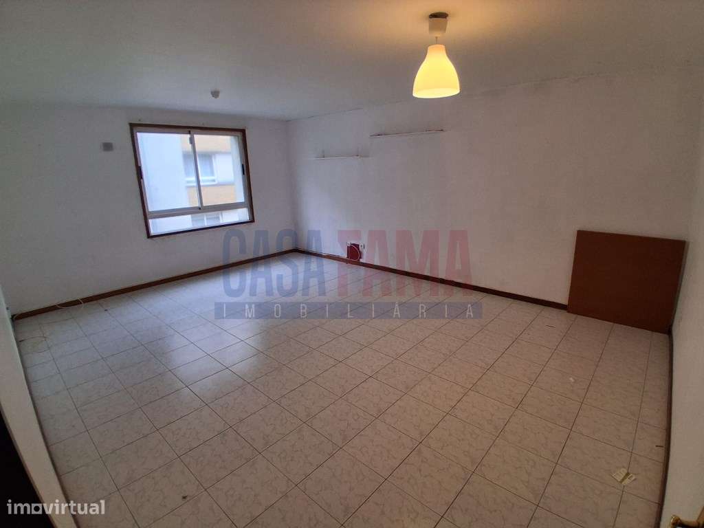 T3 Totalmente Remodelado em Baguim do Monte - Grande imagem: 4/30