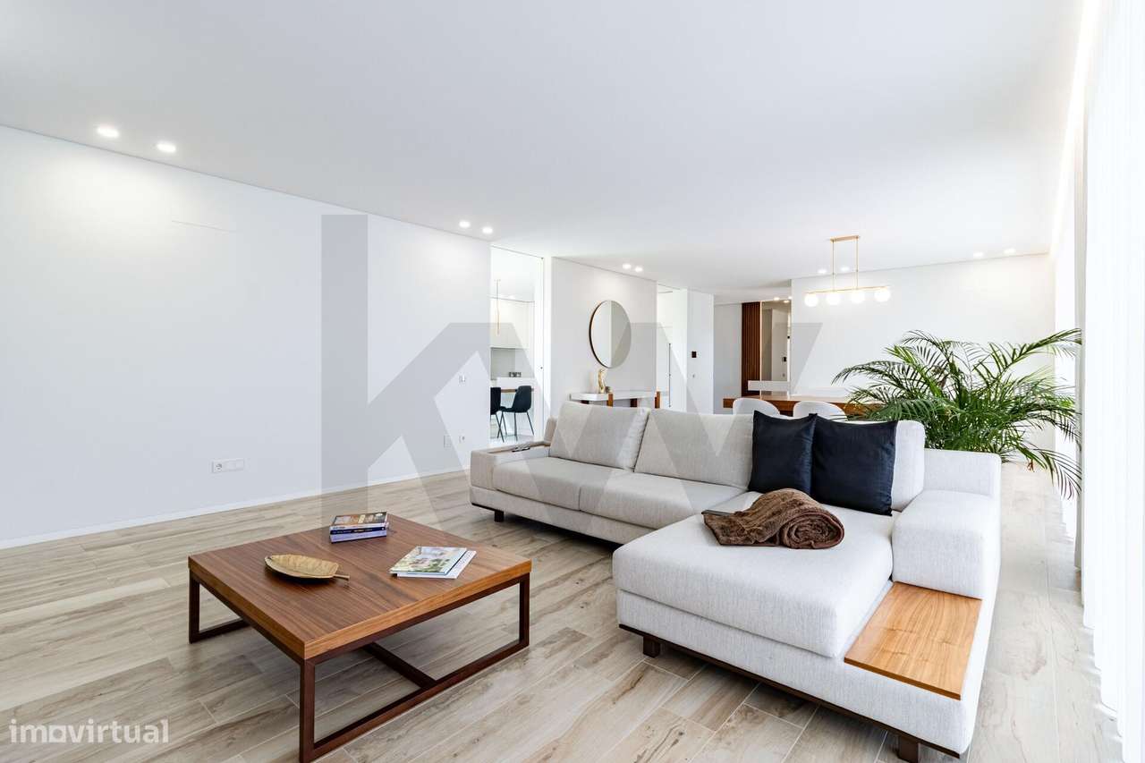 Moradia Térrea de Luxo com Piscina, Onde o Sonho se Torna Realidade-16