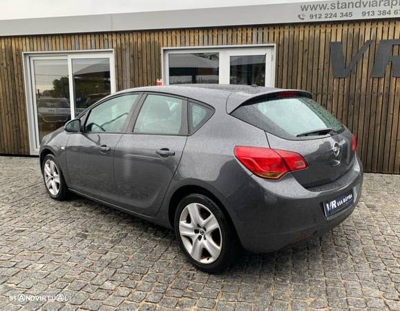 Opel Astra 1.3 CDTi Enjoy - 26