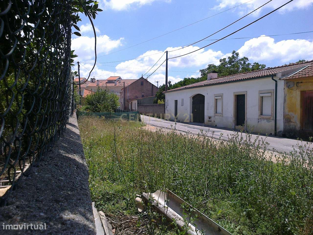 Moradia antiga + terreno envolvente - Centro da vila de Sangalhos - An-8