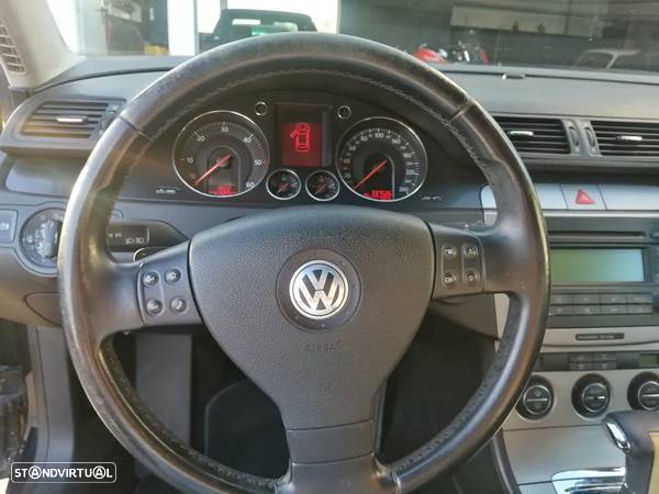 VW Passat Variant 2.0 TDi Confortline DSG - 13