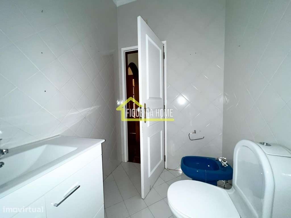 Andar de moradia com 4 quartos, garagem e anexo-5