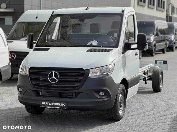 Mercedes-Benz Sprinter - 4