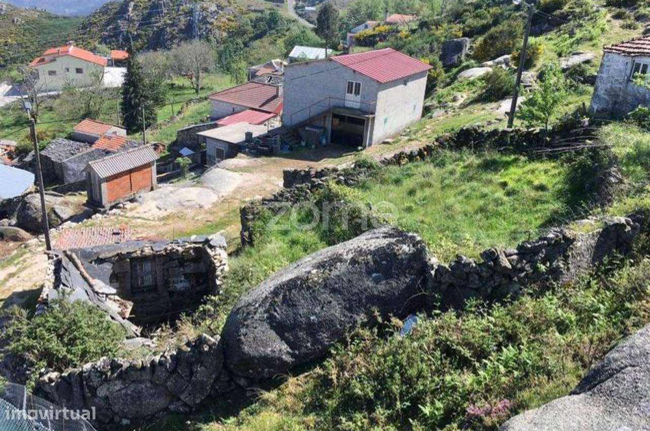 Terreno com Ruína Para Venda | Galegos da Serra - Grande imagem: 4/11
