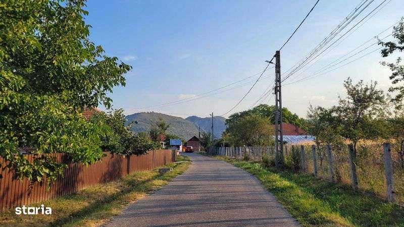 Casa de vanzare in statiune turistica + teren - Imagine principală: 5/8