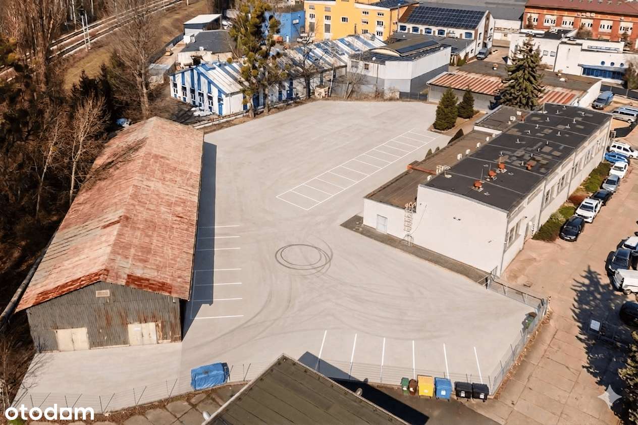 Działka 5038 m2 : budynek biurowo-magazynowy z osobną halą magazynową