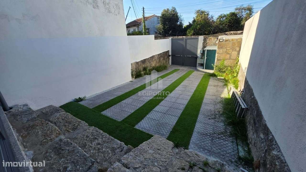 Espetacular Moradia T3 de Duas Frentes em Paranhos - Grande imagem: 3/29