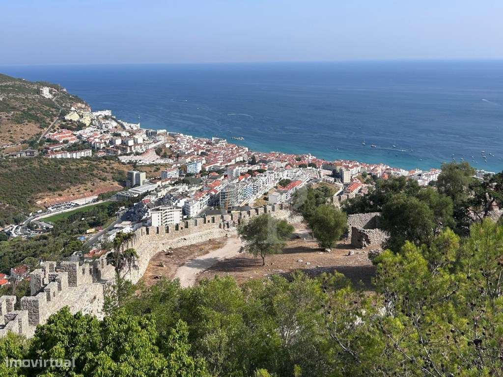 Moradia T3 com jardim e piscina perto das praias de Sesimbra-10