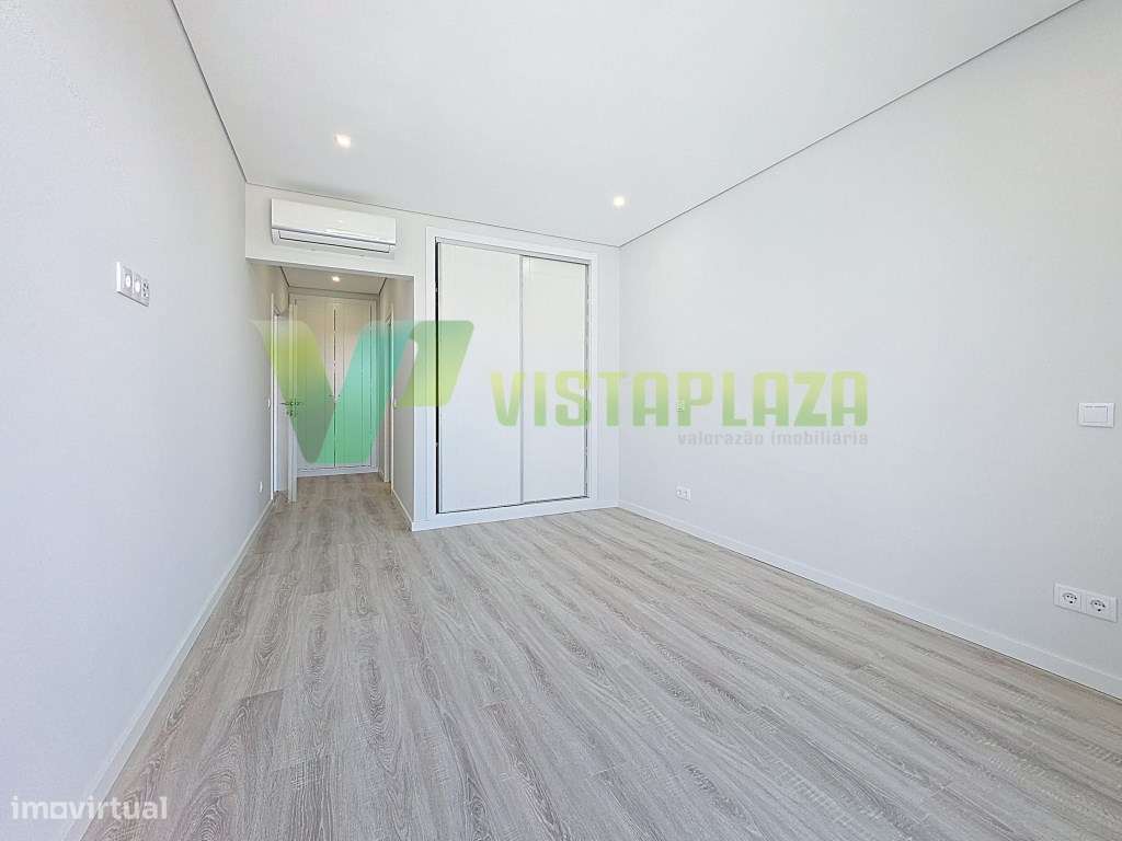 Apartamento T2 em Alvor com Terraço Privativo e Vista Ria de Alvor-16