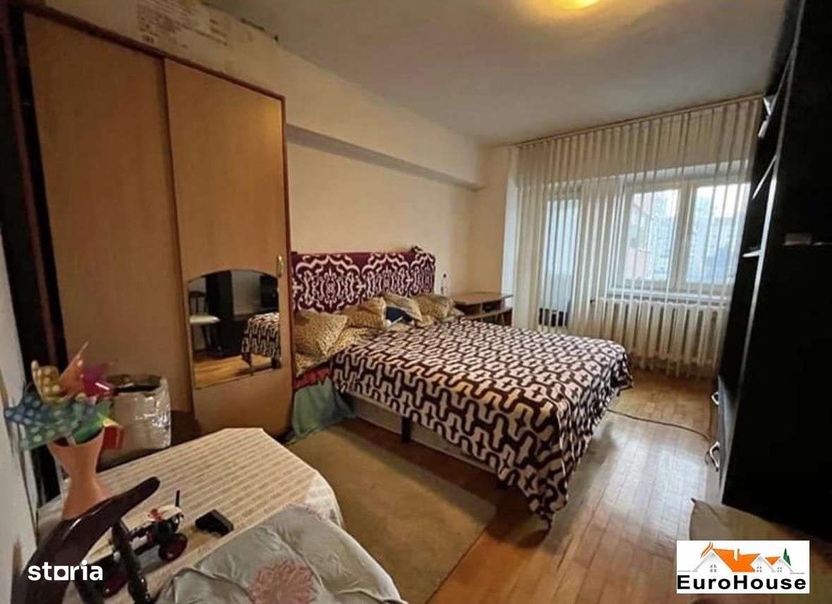 Apartament cu 3 camere de vanzare in Alba Iulia - Imagine principală: 3/8