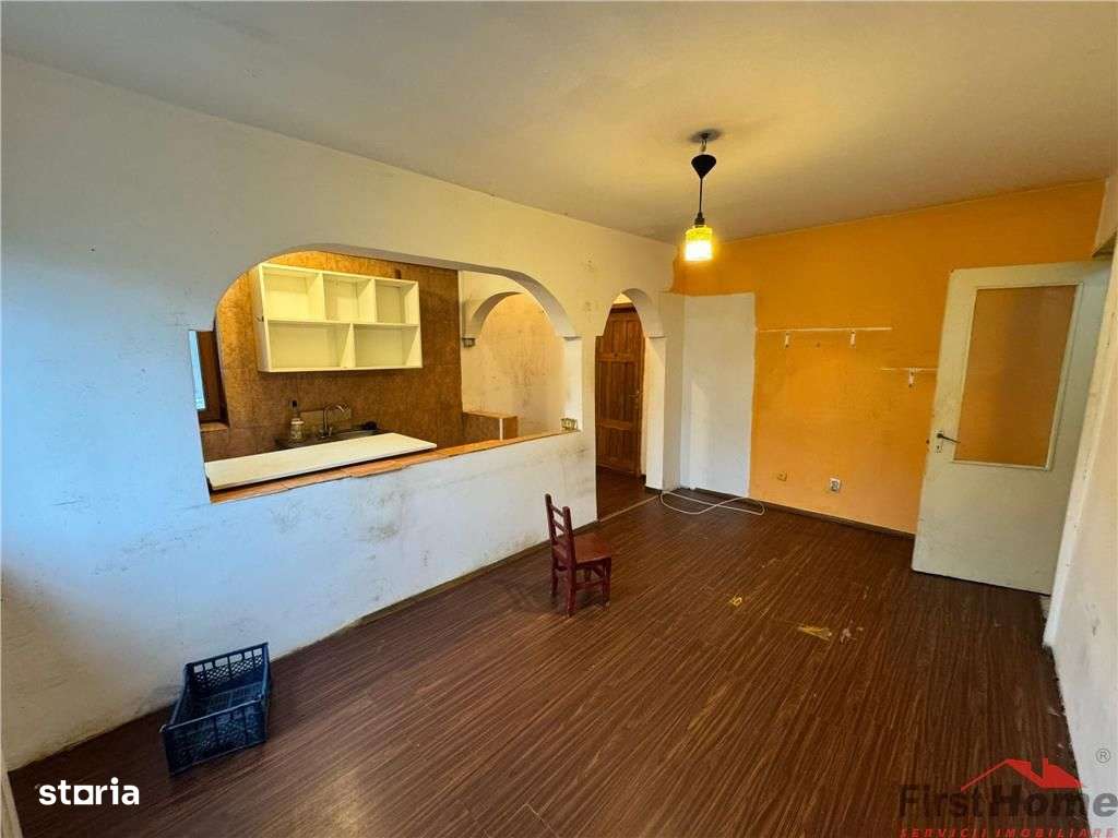 2 camere, zona sud, etaj 3\/4, izolat, termopan (necesita renovare) - Imagine principală: 5/10