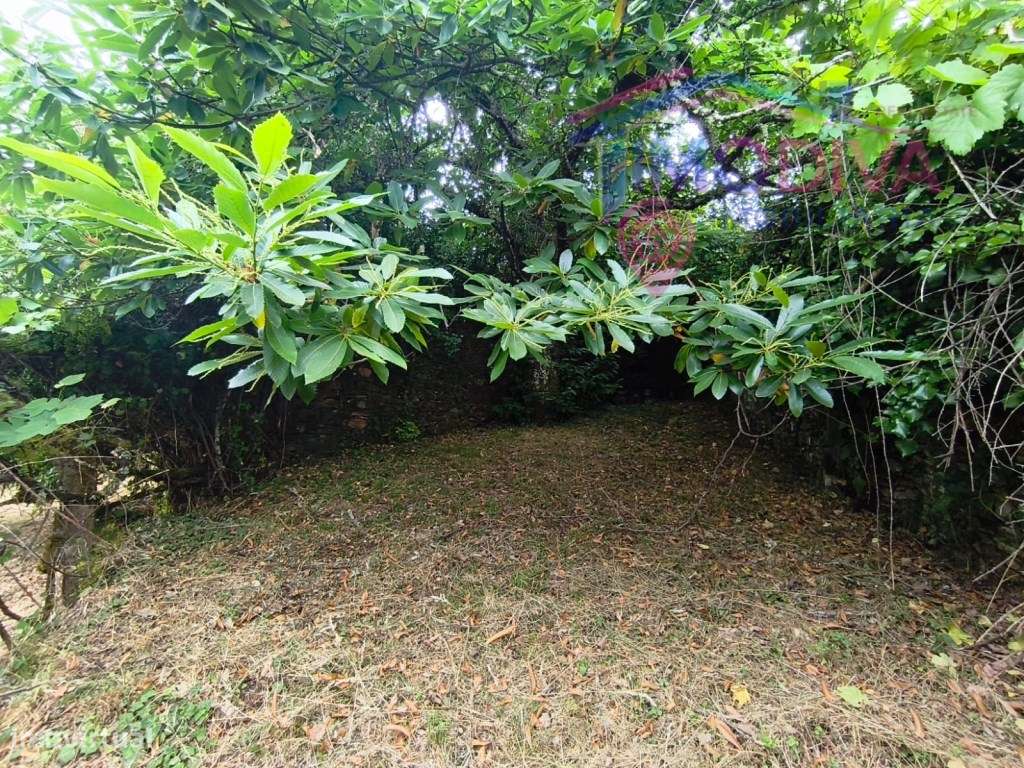 Moradia com terreno em Castanheira de Pera-28