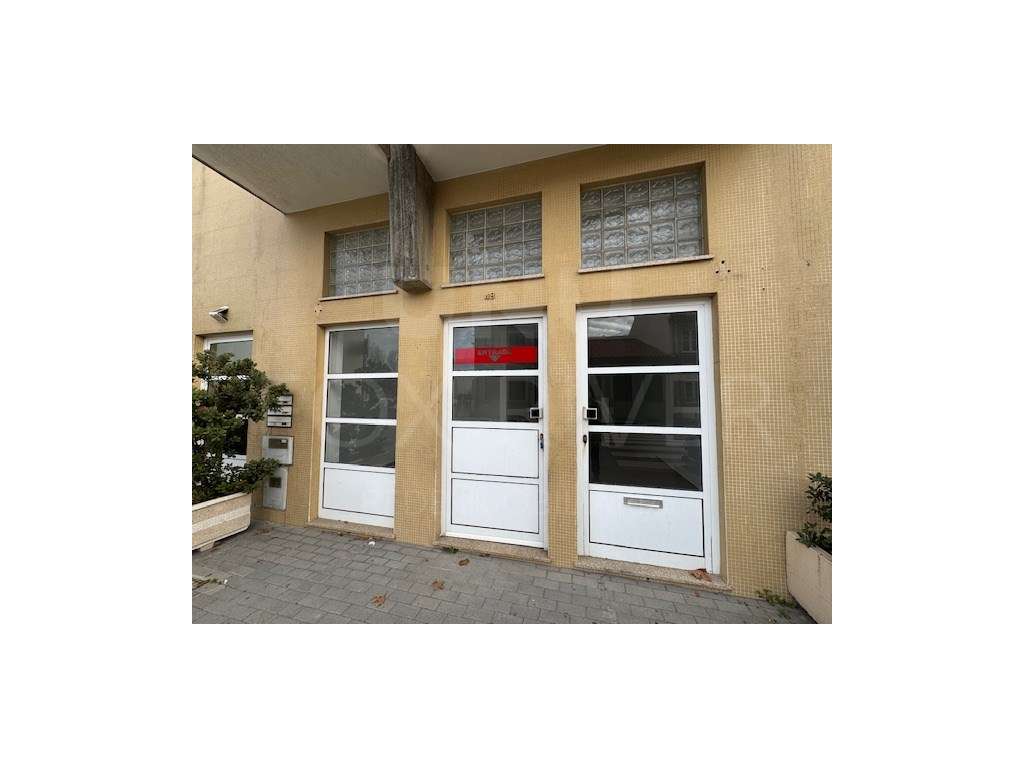 LOJA destinada a 'comércio ou serviços' para arrendamento - Grande imagem: 4/16