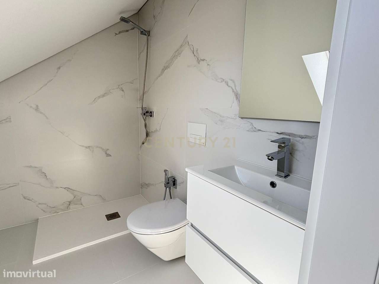 Apartamento Moderno em Viseu - Localização Central e Aconchegante-16