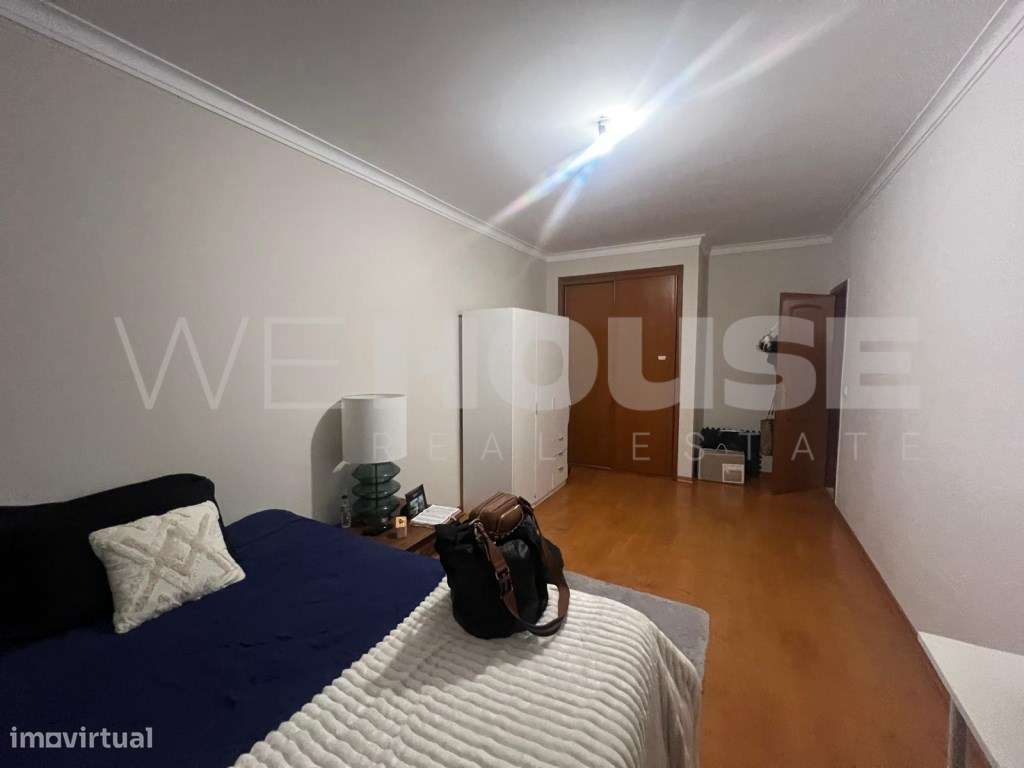 T2 com Lareira, Excelente Luz Natural e Ótima Distribuição | Pronto...-9