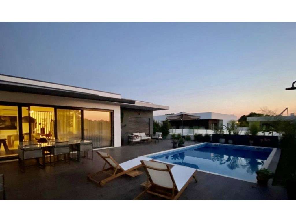 Moradia Térrea em Oleiros, Piscina e Garagem, Lote 535 m2 - Grande imagem: 5/30