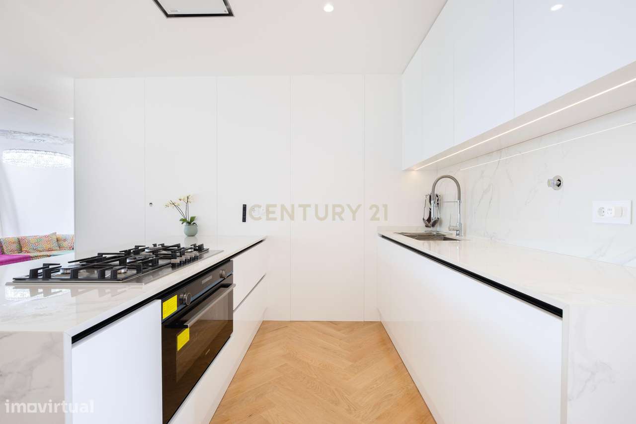 Moradia T5+1 Luxuosa no Estoril - Grande imagem: 5/36