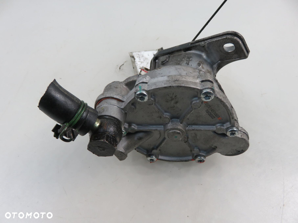 POMPA VACUM VW TRANSPORTER T4 2.4 D 075145100 - 1