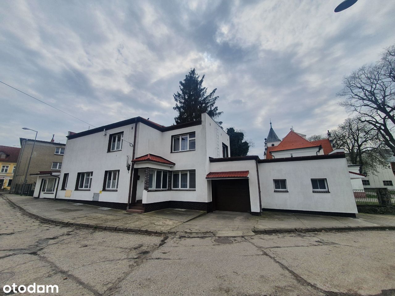 Dom w centrum z potencjałem - Pełny obrazek: 1/9